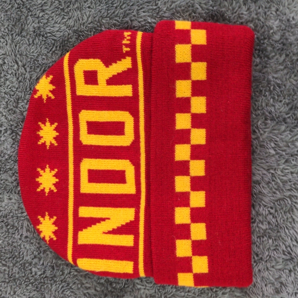 Gryffindor Beanie - Picture 2 of 2